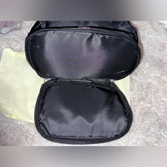 CHANEL Black Zippered Pouch - Picture 7 of 7